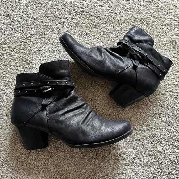 BareTraps Boots Womens Size 8.5 Rainly Ankle Bootie Black Heels Zip Studded - Picture 1 of 6